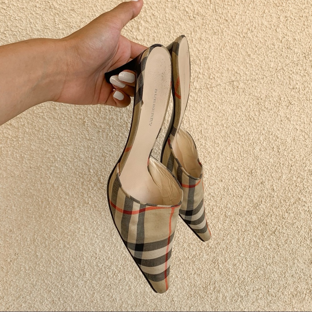 🚫SOLD ON DEPOP🚫 Burberry Canvas Kitten Heels